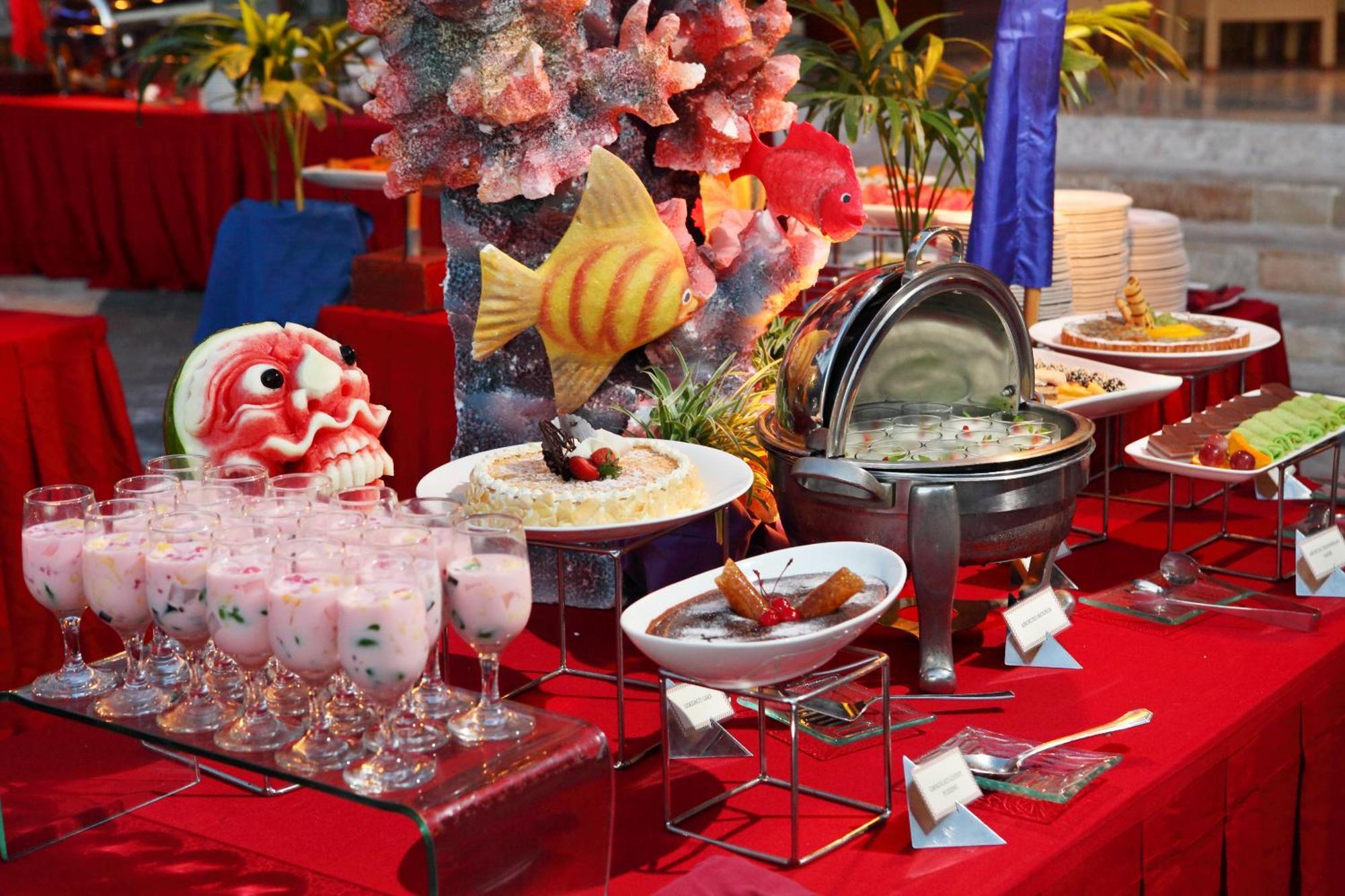 فندق ديسكفري كارتيكا بلازا كوتا المظهر الخارجي الصورة A buffet table